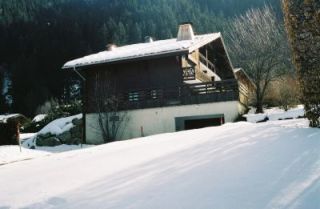 les-roches-rouges-1-exterieur-vue-du-bas-333